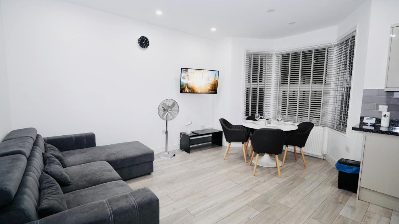 E2M Stays Lovely Apt Close To Ilford Station With Free Parking Exterior photo